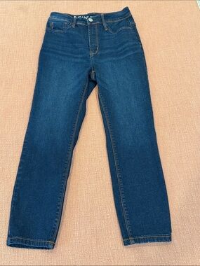 Women's Straight-Leg Jeans capris Waist 26 high rise 10.75” length / inseam 23.5